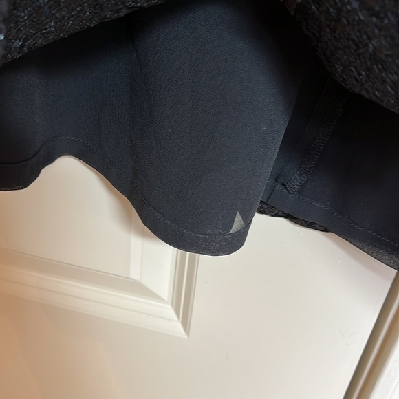NWOT LOFT black skirt - Picture 4 of 10
